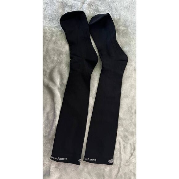 CompressionZ Compression Socks For Men & Women - Picture 3 of 5